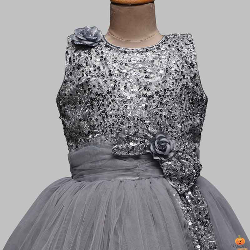 Girls Gown 2021 - Buy Girls Gown Dress Online, Kids Gown Dresses Shopping  for Party & Wedding | Gowns for girls, Bridal party dressing gowns, Gown  party wear